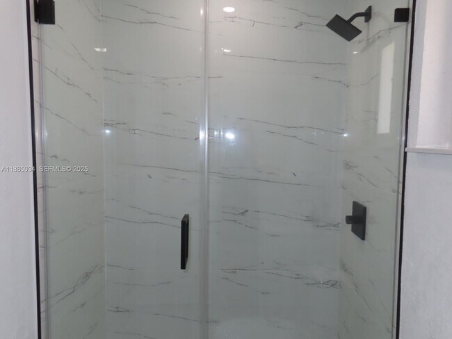 Building Photo - 95 SW 17th Terrace