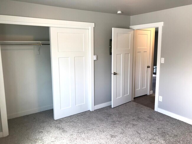 Building Photo - 1134 E 500 S
