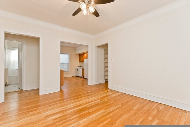 Building Photo - 739 Hinman Ave