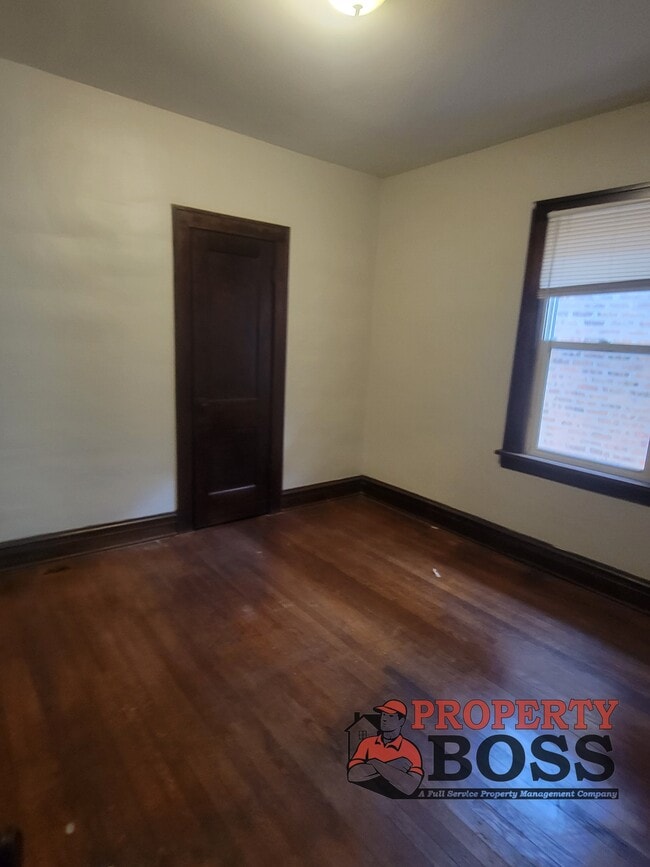 Building Photo - 809 W 11th Ave