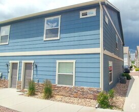 Building Photo - Spacious End Unit - The Townhomes at Bradl...