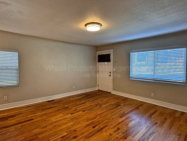 Building Photo - 4720 Elm Ct