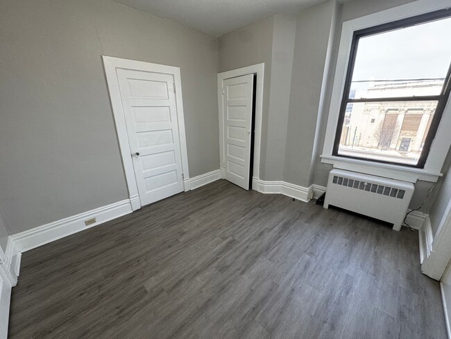 Building Photo - 810 Amity St