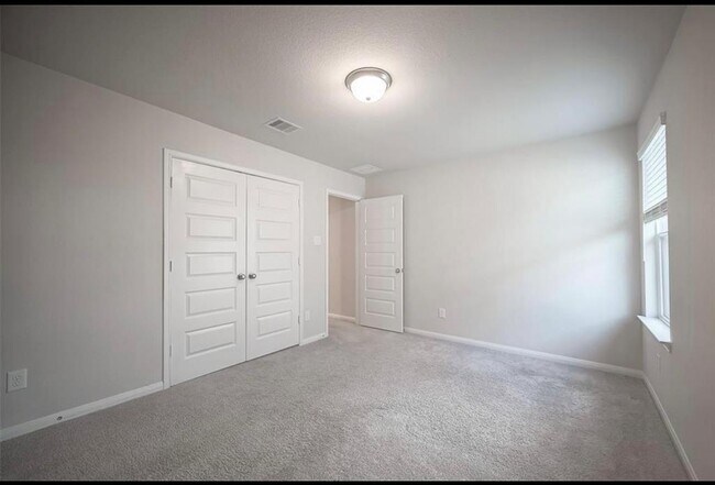Building Photo - 1123 Vine House Dr
