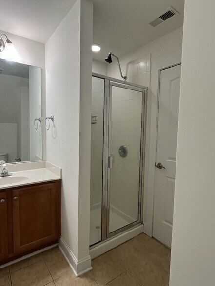 Building Photo - 527 Dubois Court