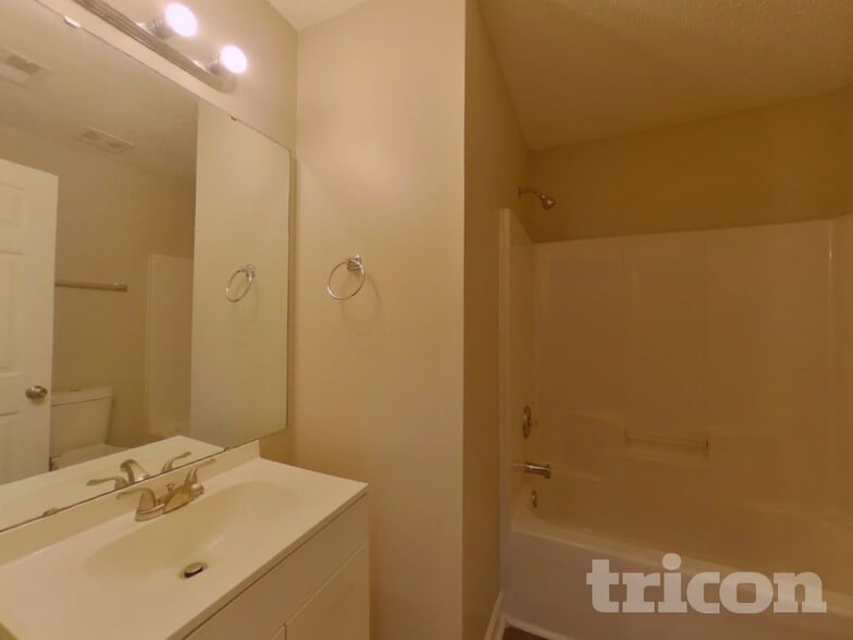 Building Photo - 4621 Aldersbrook Dr