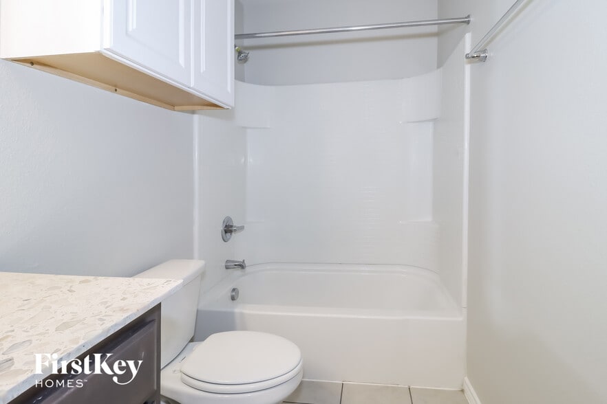 Building Photo - 2520 Doe Run