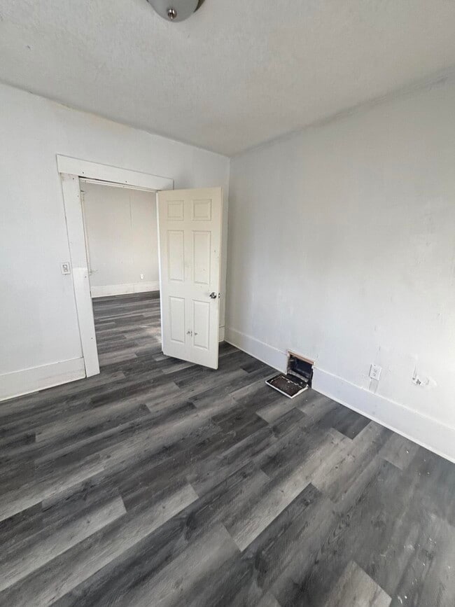 Building Photo - 2605 N 16th St