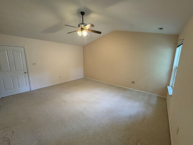 Building Photo - Location! 4 bedroom with garage convenient...