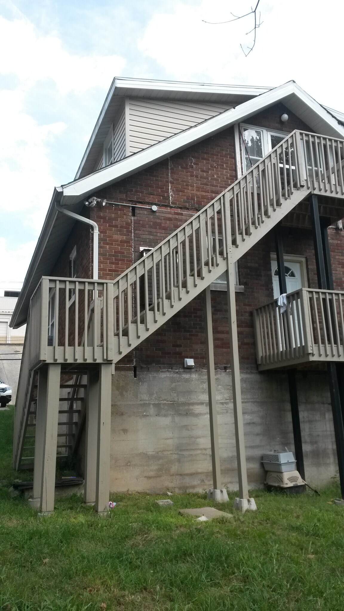 Building Photo - 1224 E Miller St