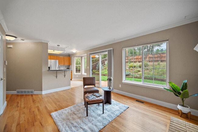 Building Photo - 1169 Beacon Hill Way
