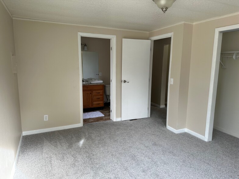 Building Photo - 4020 Kern St
