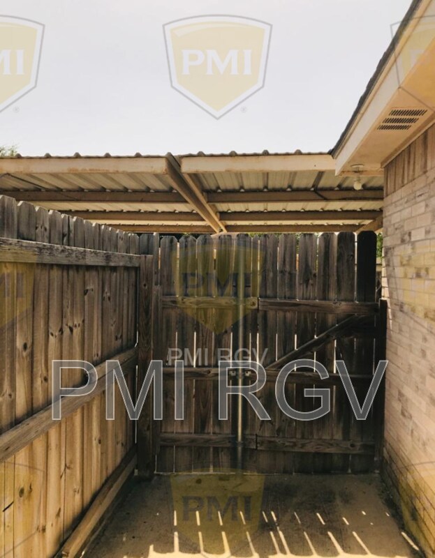 Building Photo - 806 S Palm Dr