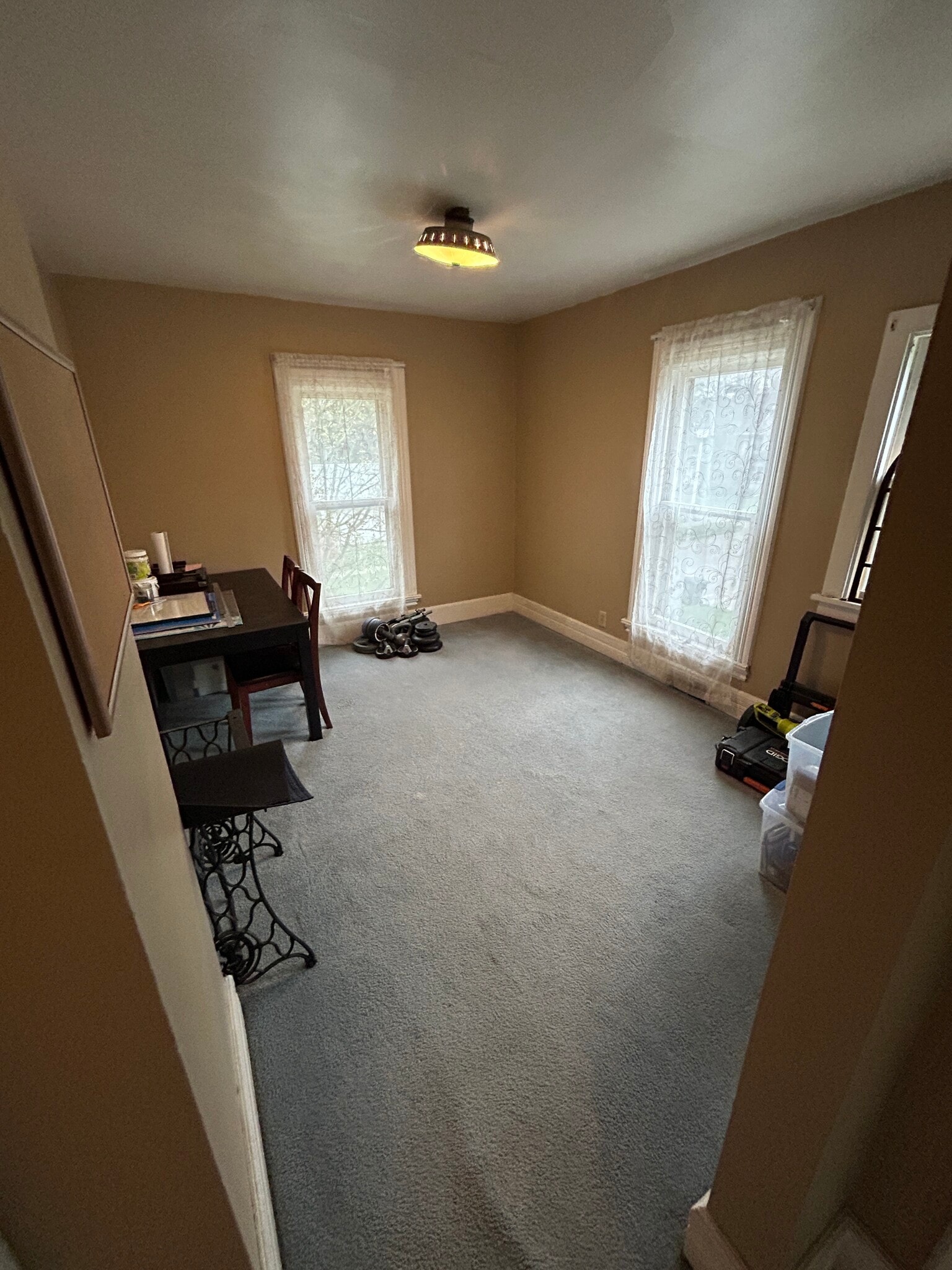 Bedroom - 532 W South St