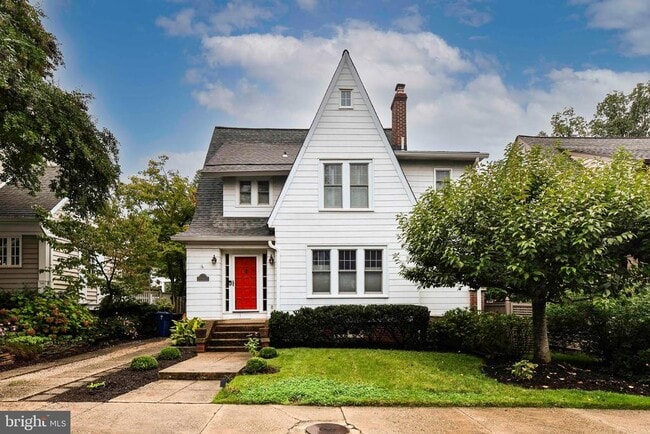 Building Photo - 209 W Myrtle St