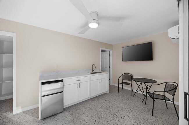 Building Photo - 10475 Gulf Shore Dr