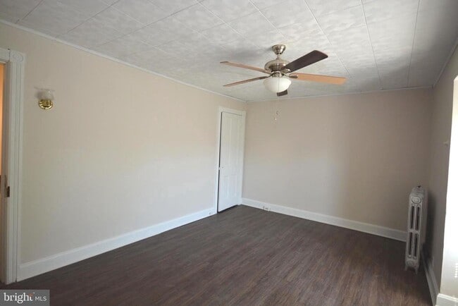 Building Photo - 105 E North Ave