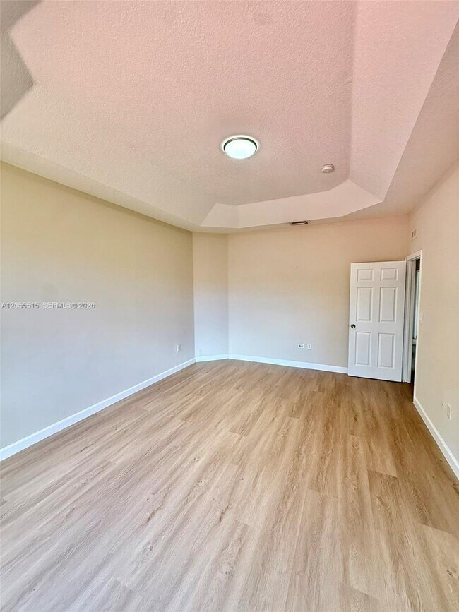 Building Photo - 2123 NE 38th Rd