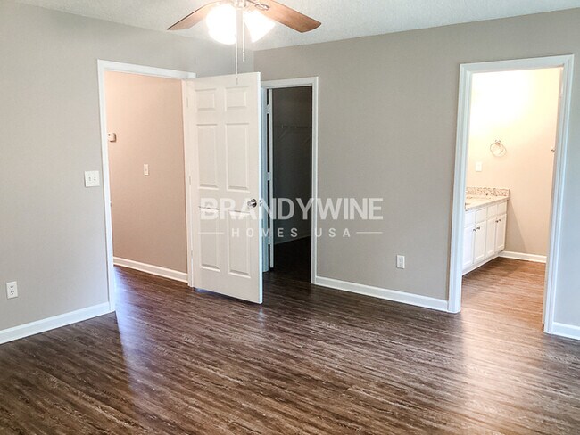 Building Photo - One month  FREE RENT!!!