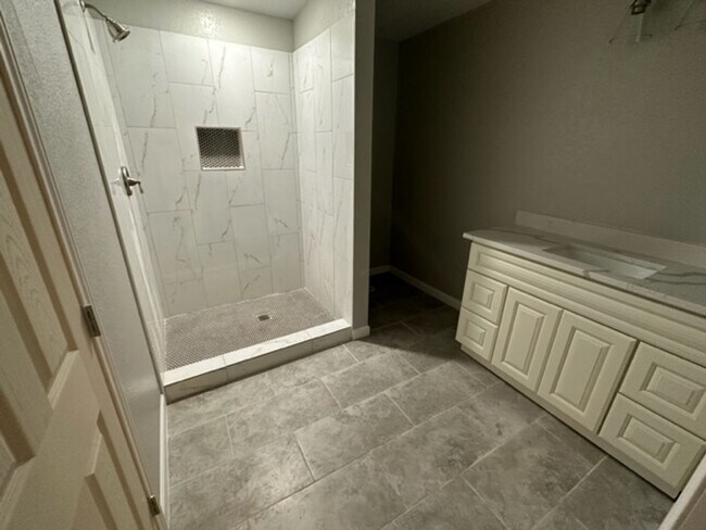 Building Photo - Coming soon..... Beautiful  3 bedroom 2 bath