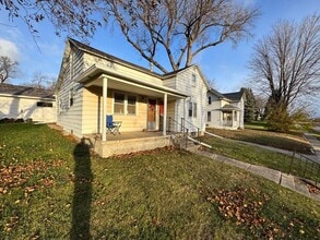 Building Photo - 704 3rd Ave