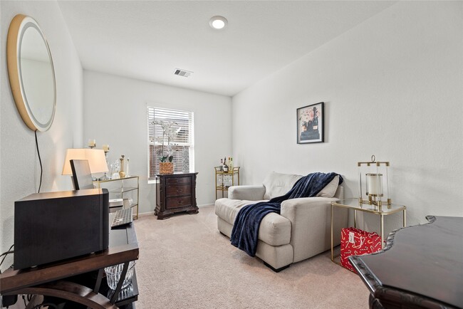 Building Photo - 7207 Clover Chase Dr