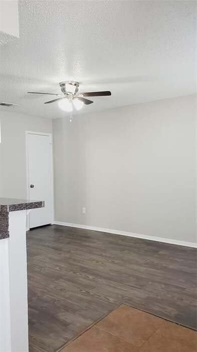Building Photo - 209 Roberts Cir
