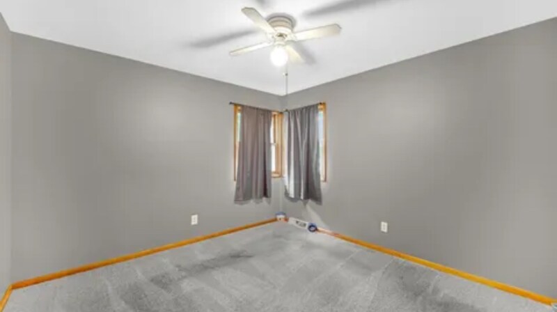 Building Photo - 1810 W 93rd Pl