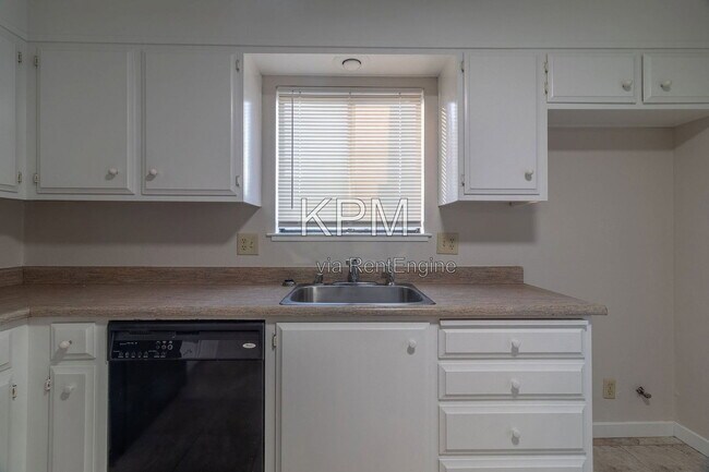 Building Photo - 6829 Mill Springs Ct