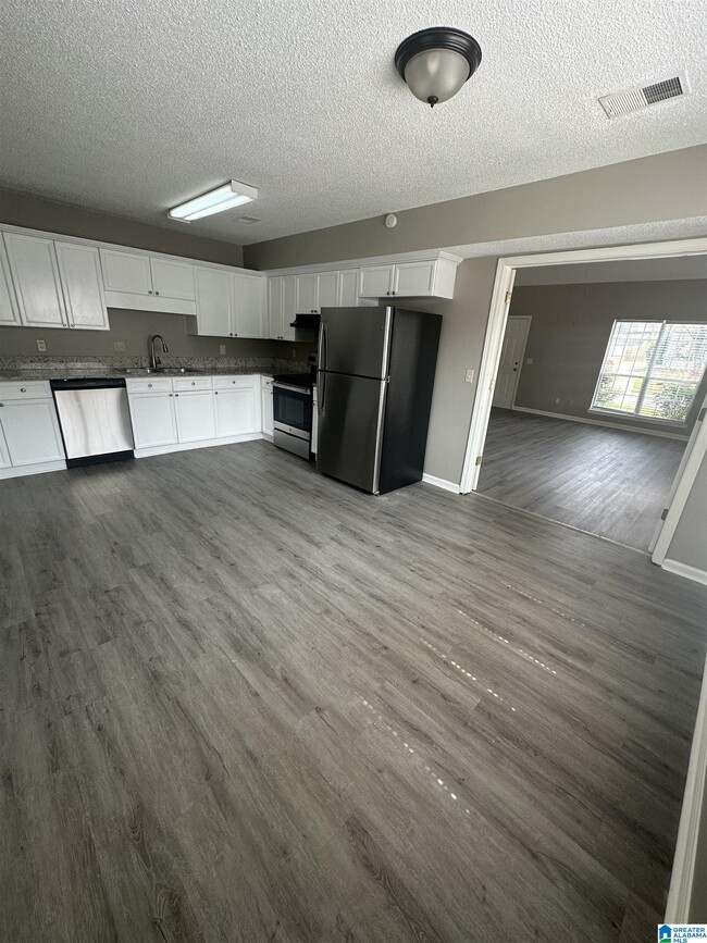 Building Photo - 114 Stone Hill Cir