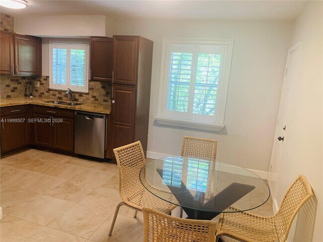 Building Photo - 5605 SW 80th St