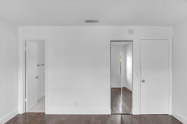 Building Photo - 7951 Southgate Blvd