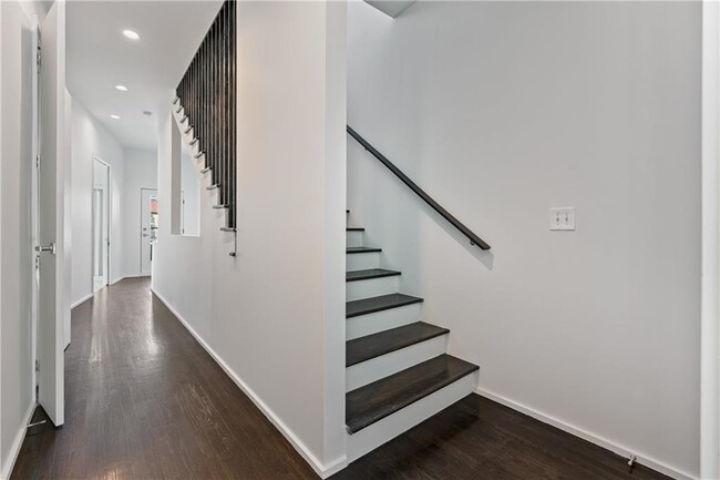Building Photo - 975 Piedmont Ave NE