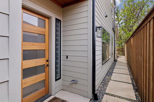 Building Photo - 2228 Wycliff Ave