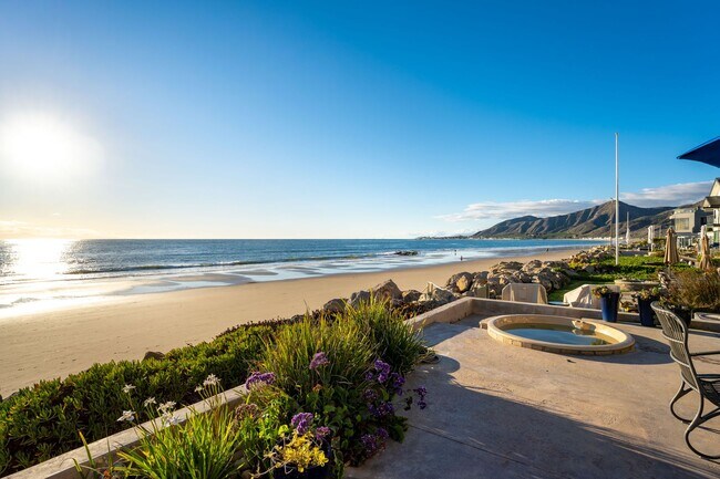 Building Photo - GORGEOUS CUSTOM BEACH HOME - Solimar Beach...