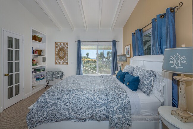 Second Bedroom W/Queen, Ocean and Mountain Views - 934 Calle Cortita