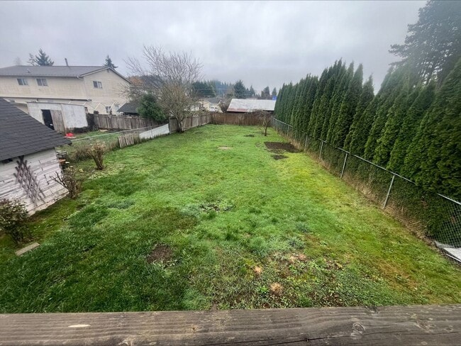 Building Photo - Charming home in a great neighborhood