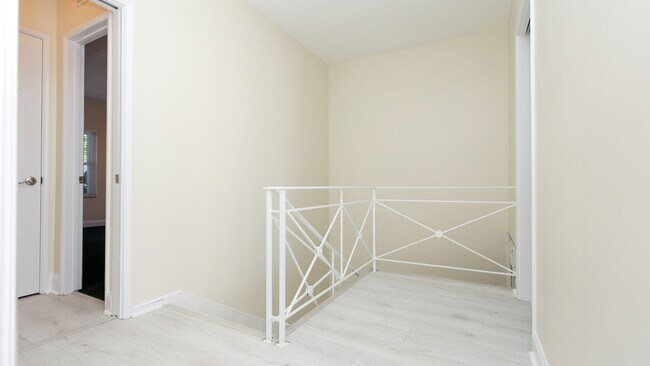 Building Photo - 1220 N Coast Hwy