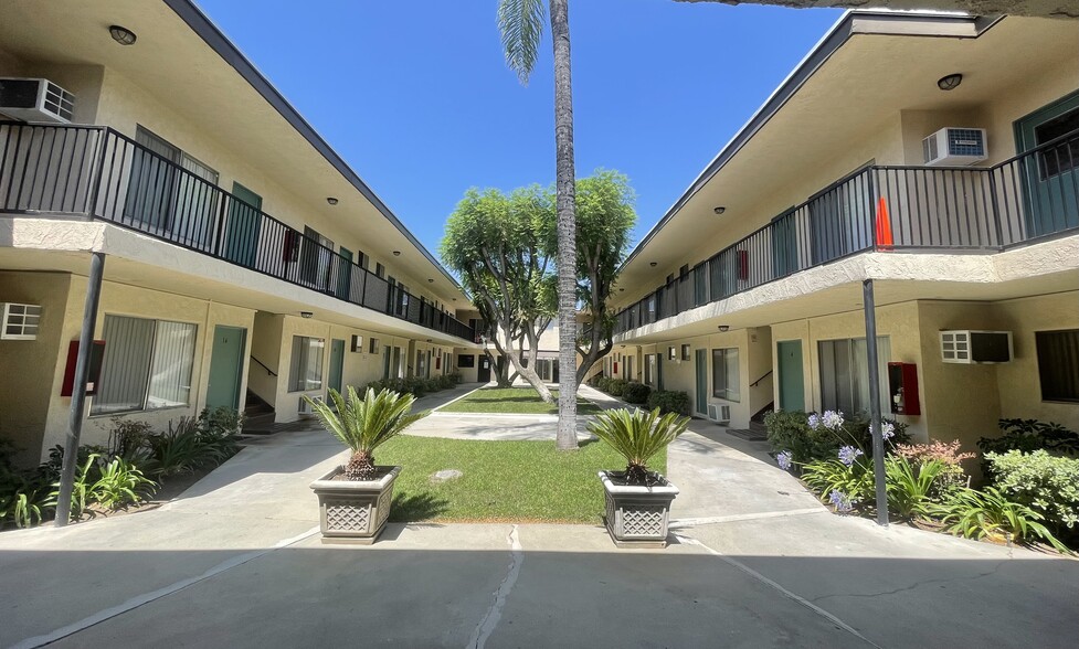 Primary Photo - Stonegate Apartments