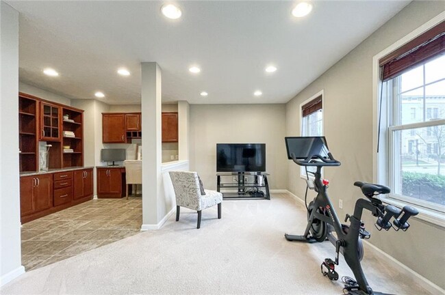 Building Photo - 12729 Vanderhorst St