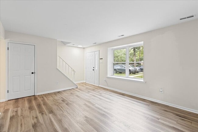Building Photo - 118A Franklin Ave
