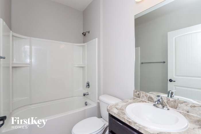 Building Photo - 898 Haftez St NE