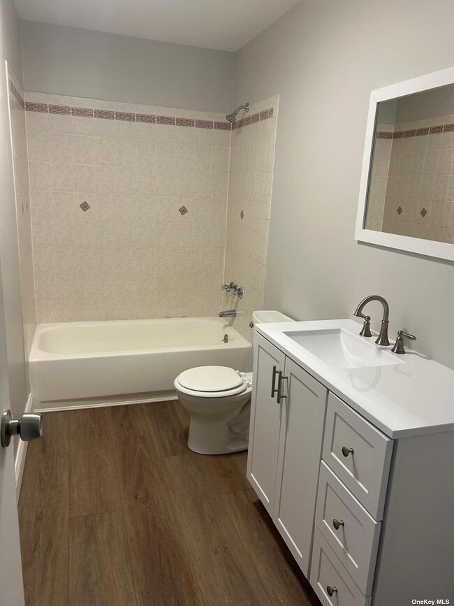 Building Photo - 44 Wooded Way