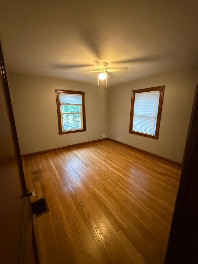 Building Photo - 133 Marlboro Pl