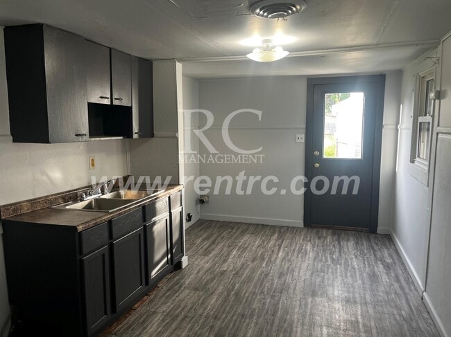 Building Photo - 59 Juliana-
