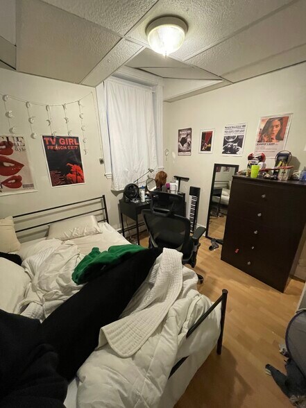 Building Photo - 62 Charles St