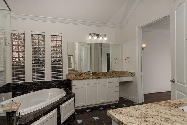 Building Photo - 46 Caprice Bend Pl