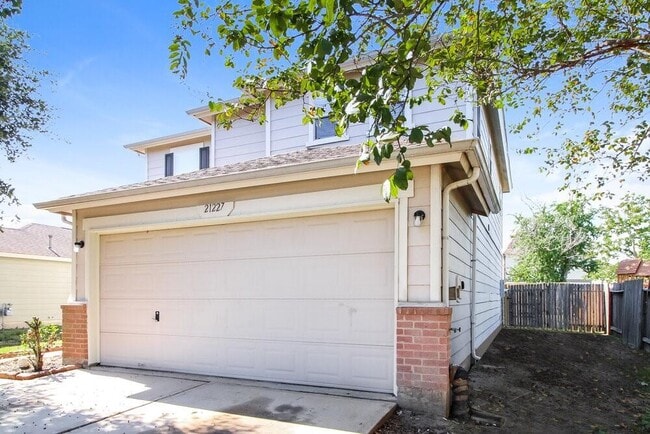 Building Photo - 21227 Misty Brook Bend Ln