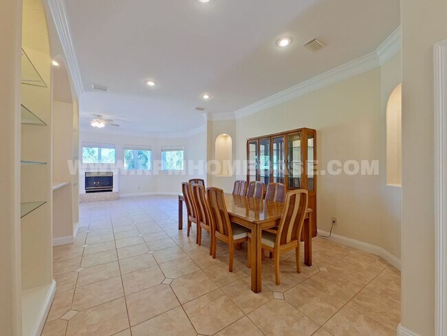 Building Photo - Elegant 2-Bedroom Home with Bonus Flexible...