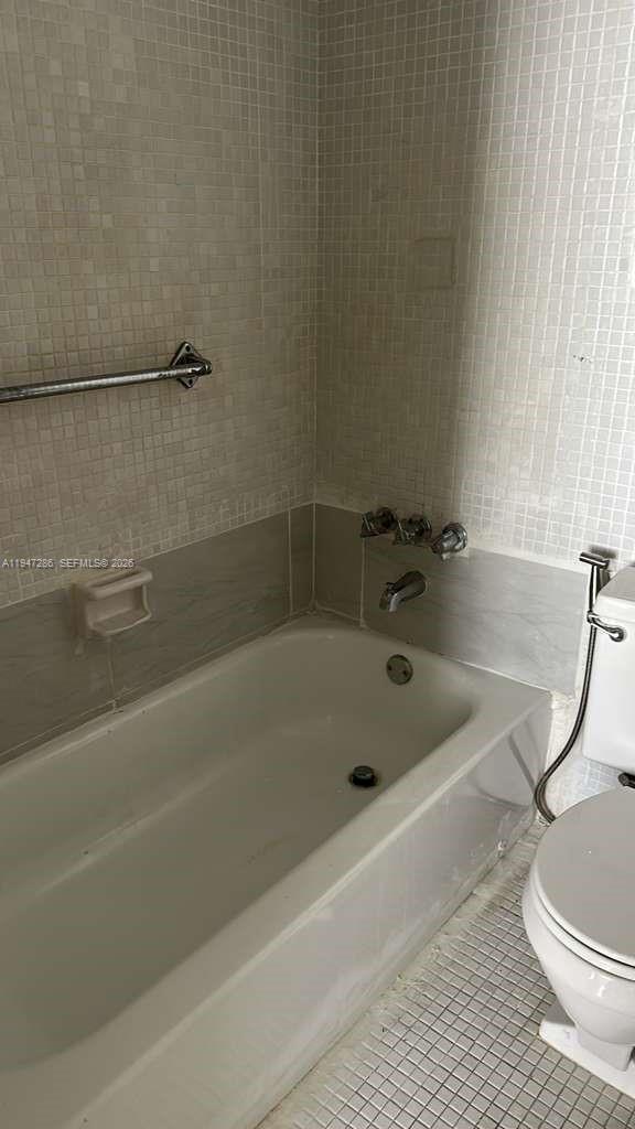 Building Photo - 3660 NE 166th St